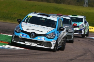 Bushell extends points lead as he &amp; Dorlin take the wins in record-breaking Thruxton races