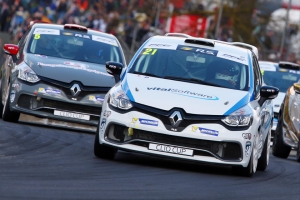 Pattison, Bushell tie for Renault UK Clio Cup points lead after sharing wins at Brands Hatch
