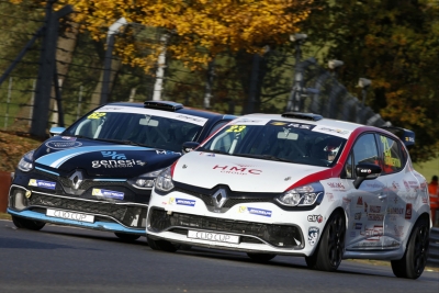 Belfast's Jack Young crowned Renault UK Clio Cup Junior Champion in dramatic Brands Hatch finale