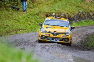 Olivier Courtois – Hubert Risser «tanzen» mit dem Renault Clio R3T im Regen!