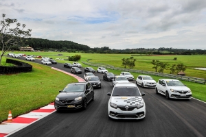 Sandero R.S. Speed Experience: performance e adrenalina no Autódromo Fazenda Capuava
