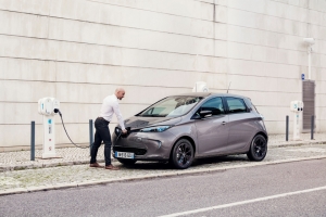 Renault setzt Hamburg weiter unter Strom