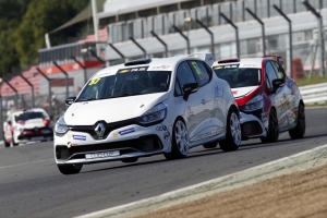 Renault UK Clio Cup Junior title race reaches critical point at Pembrey