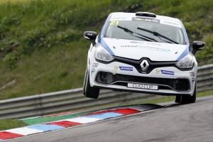 Fastest ever Renault UK Clio Cup races in store at high-speed Thruxton