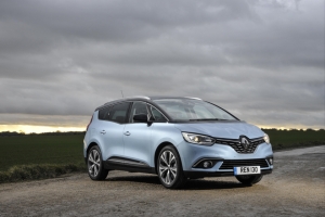 Renault commended twice in Auto Express New Car Awards 2017
